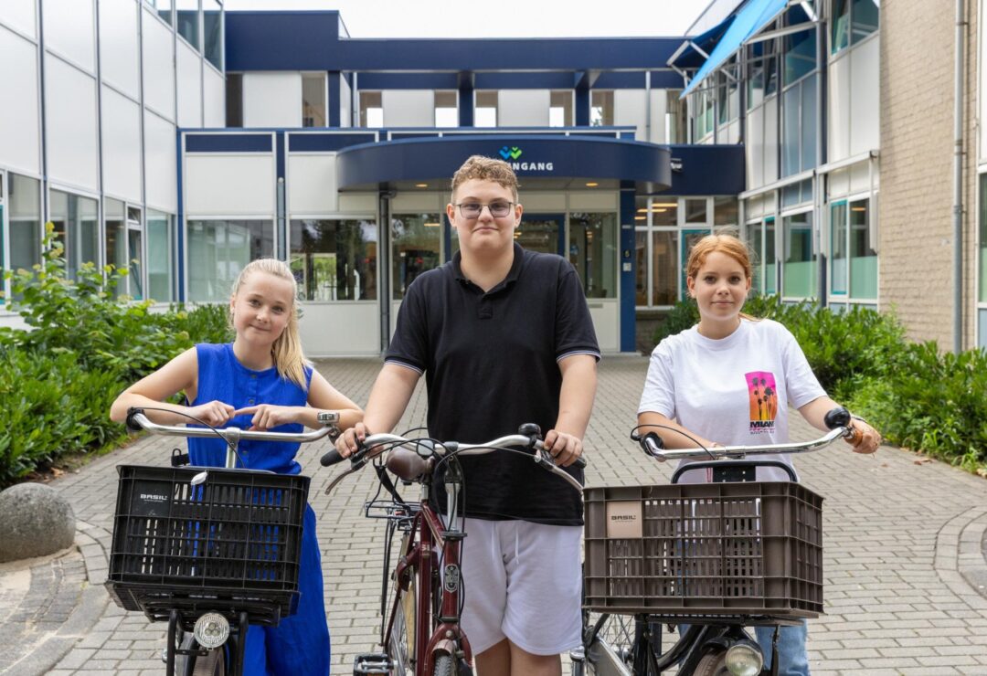 Leerlingen onderbouw voor de school