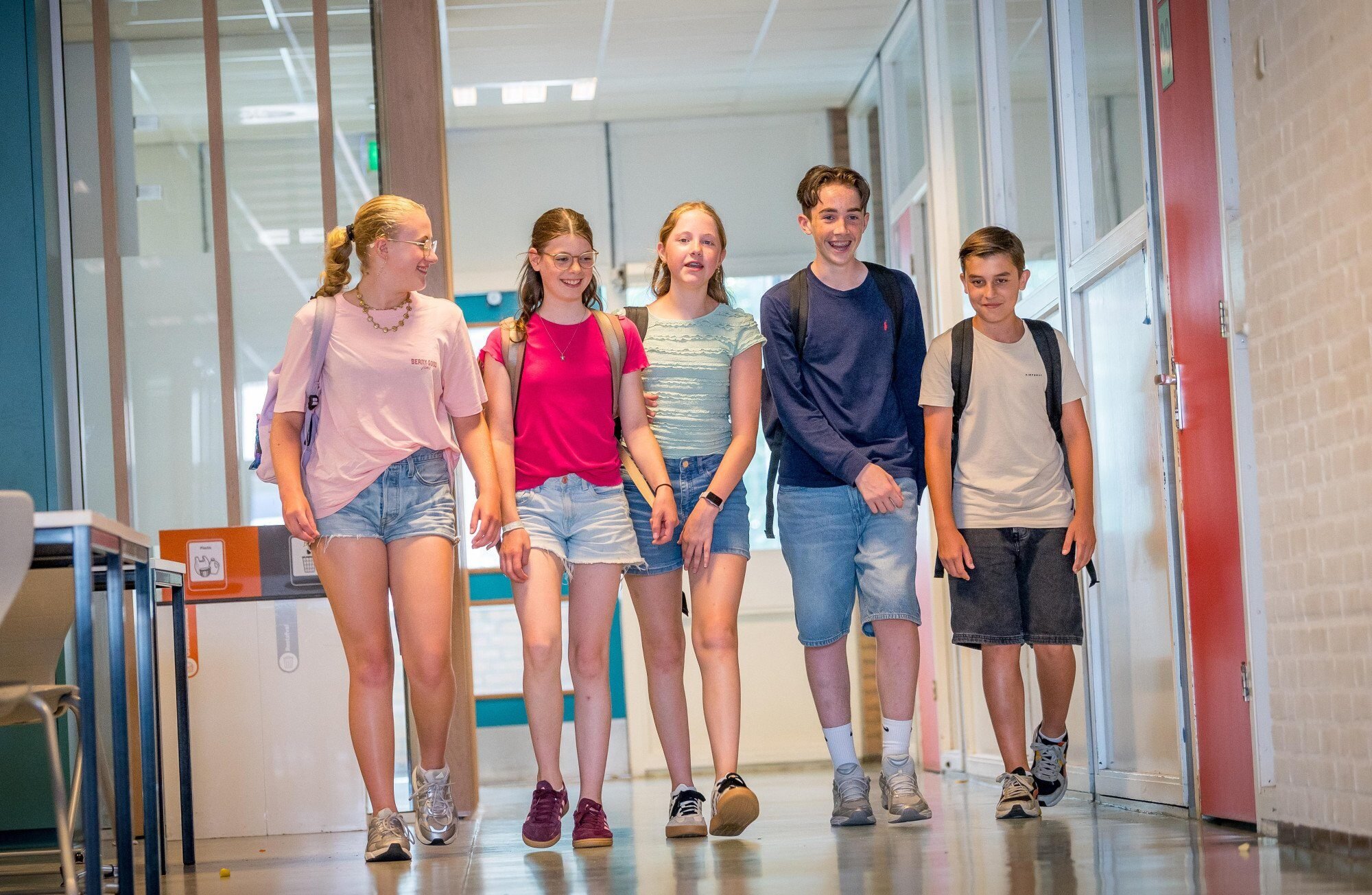Leerlingen in de gang havo/vwo