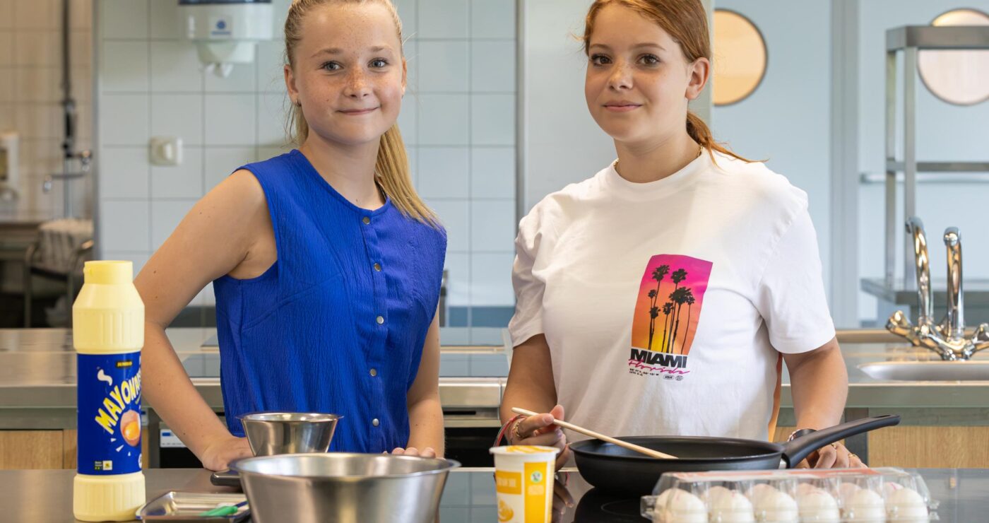 Leerlingen aan het koken